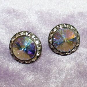 Rainbow prism vintage sparkly studs, gorgeous!